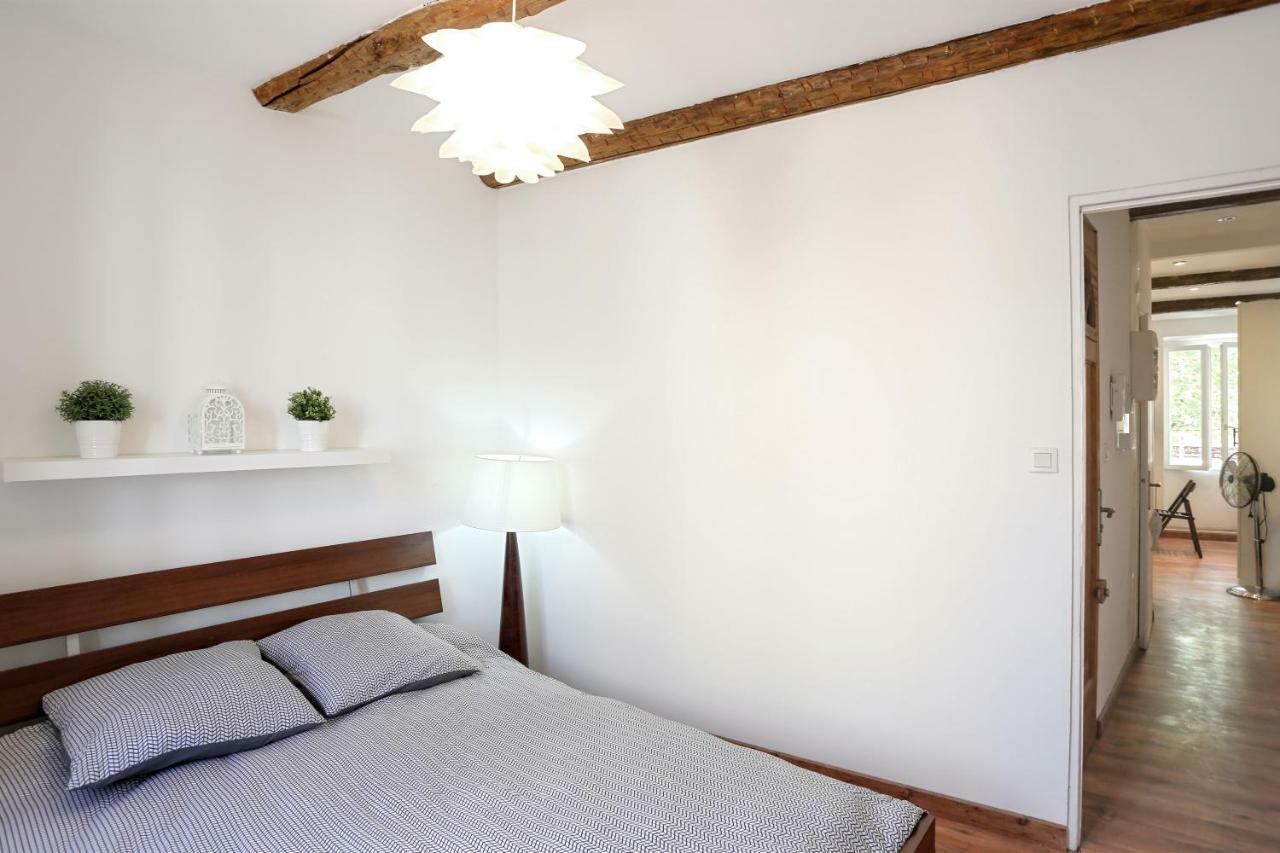 GregBnb-com - T2 Cosy et design - PARKING INCLUS - WiFi - 15min Gare Toulon Extérieur photo