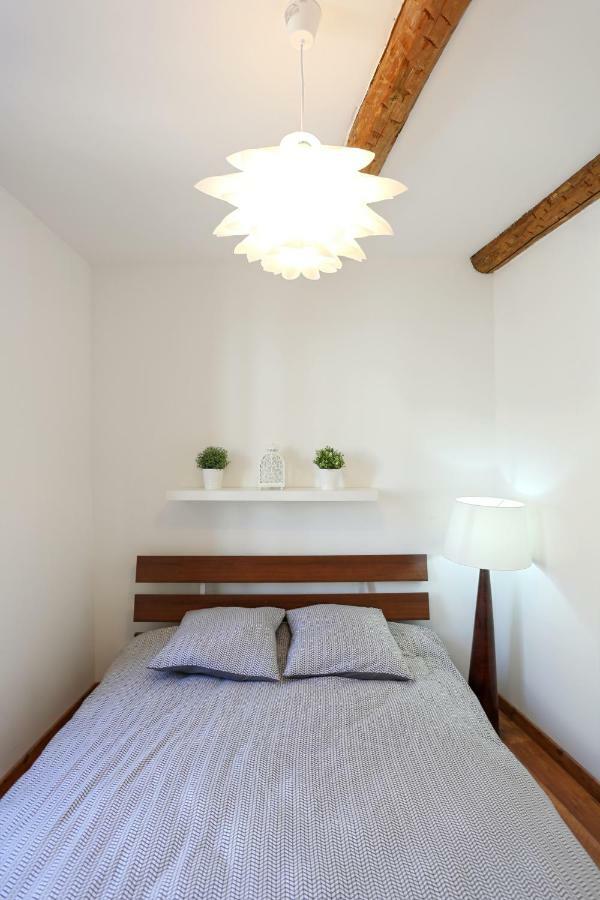 GregBnb-com - T2 Cosy et design - PARKING INCLUS - WiFi - 15min Gare Toulon Extérieur photo